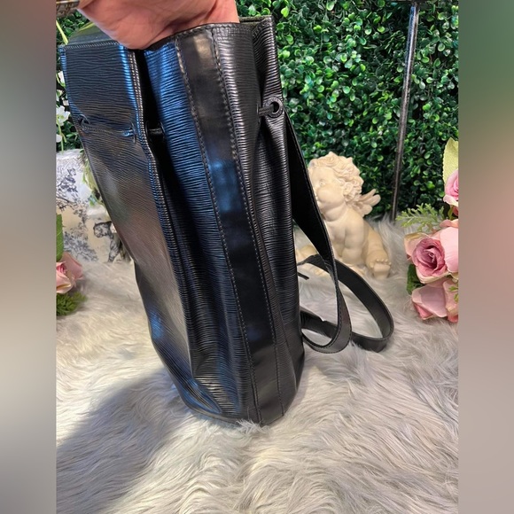 Louis Vuitton Epi Noe backpack with small wallet - Picture 11 of 14